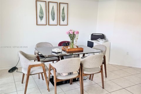 Снять в аренду таунхаус в Майами, Флорида 3 спальни, 166.3м2, № 2044260 - фото 21