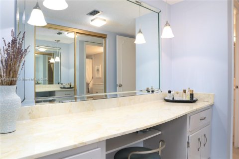 Condo in Boca Raton, Florida, 2 bedrooms  № 1983353 - photo 19