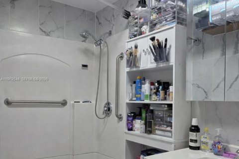 Villa ou maison à vendre à Miami Gardens, Floride: 3 chambres, 121.14 m2 № 2025261 - photo 17