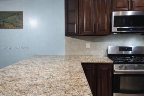 Villa ou maison à vendre à Miami Gardens, Floride: 3 chambres, 121.14 m2 № 2025261 - photo 12