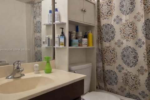 Villa ou maison à vendre à Miami Gardens, Floride: 3 chambres, 121.14 m2 № 2025261 - photo 13