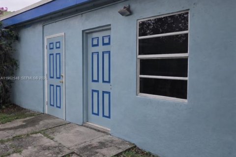 Villa ou maison à vendre à Miami Gardens, Floride: 3 chambres, 121.14 m2 № 2025261 - photo 4