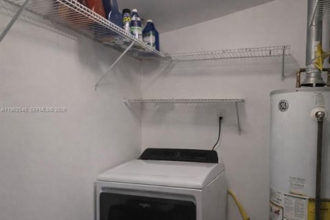 Villa ou maison à vendre à Miami Gardens, Floride: 3 chambres, 121.14 m2 № 2025261 - photo 20