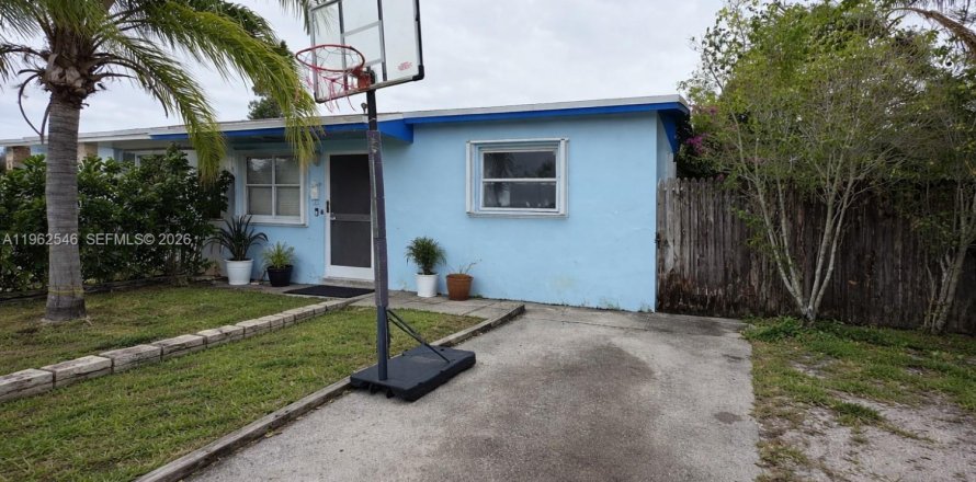 Villa ou maison à Miami Gardens, Floride 3 chambres, 121.14 m2 № 2025261