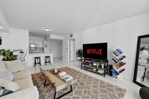 Condo in Miami, Florida, 1 bedroom  № 1877947 - photo 26