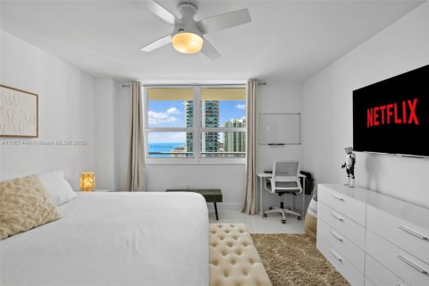Condo in Miami, Florida, 1 bedroom  № 1877947 - photo 5