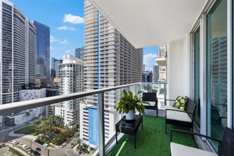 Condo in Miami, Florida, 1 bedroom  № 1877947 - photo 17