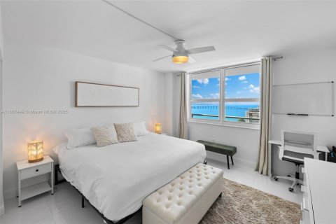 Condo in Miami, Florida, 1 bedroom  № 1877947 - photo 4