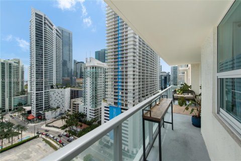 Condo in Miami, Florida, 1 bedroom  № 1877947 - photo 10
