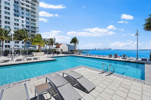 Condo in Miami, Florida, 1 bedroom  № 1877947 - photo 16