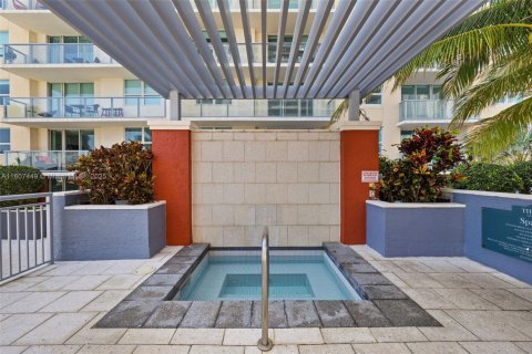 Condo in Miami, Florida, 1 bedroom  № 1877947 - photo 24