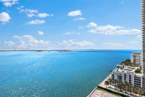 Condo in Miami, Florida, 1 bedroom  № 1877947 - photo 12