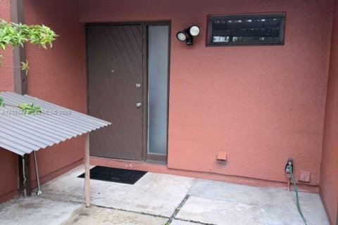 Villa ou maison à vendre à Pembroke Pines, Floride: 3 chambres, 120.68 m2 № 2414664 - photo 28