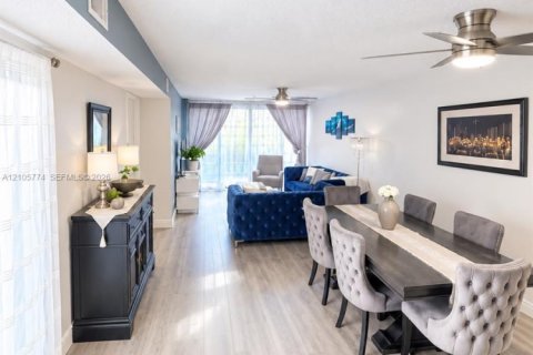 Villa ou maison à Pembroke Pines, Floride 3 chambres, 120.68 m2 № 2414664