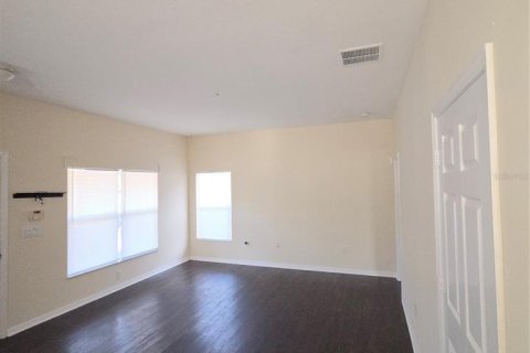 House in Tampa, Florida 5 bedrooms, 150.87 sq.m. № 2391383 - photo 4