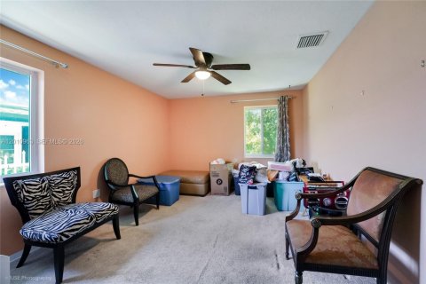 Villa ou maison à vendre à Miami, Floride: 3 chambres, 117.61 m2 № 2073683 - photo 12