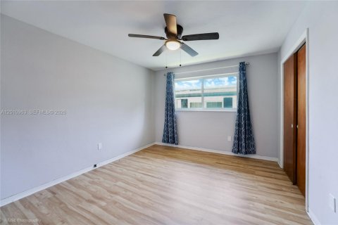 Villa ou maison à vendre à Miami, Floride: 3 chambres, 117.61 m2 № 2073683 - photo 11