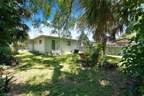 Villa ou maison à vendre à Miami, Floride: 3 chambres, 117.61 m2 № 2073683 - photo 20