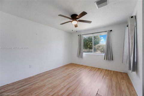 Villa ou maison à vendre à Miami, Floride: 3 chambres, 117.61 m2 № 2073683 - photo 6
