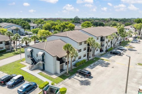 Copropriété à louer à Hialeah, Floride: 2 chambres, 82.03 m2 № 1990897 - photo 19
