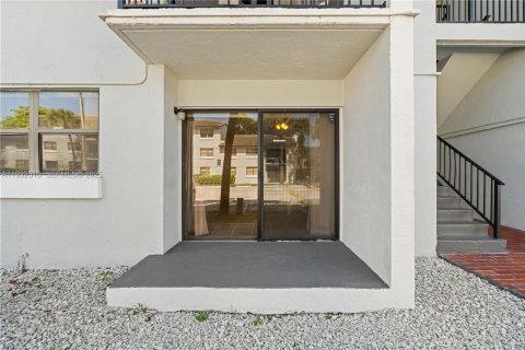 Copropriété à louer à Hialeah, Floride: 2 chambres, 82.03 m2 № 1990897 - photo 17