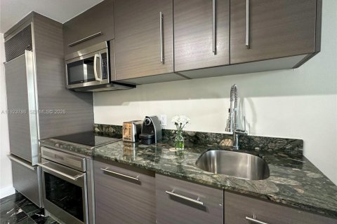 Купить кондоминиум в Майами, Флорида 45.99м2, № 2154795 - фото 11