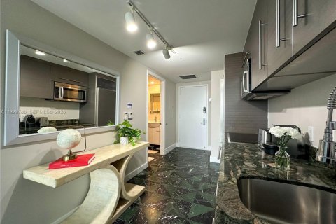 Купить кондоминиум в Майами, Флорида 45.99м2, № 2154795 - фото 14