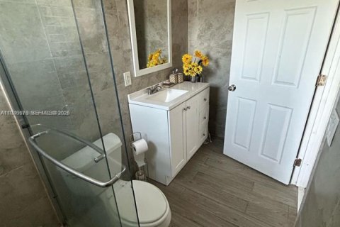 Condo in Miami, Florida, 1 bedroom № 2253587 - photo 13