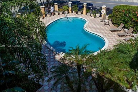Copropriété à louer à Fort Lauderdale, Floride: 1 chambre, 51.1 m2 № 2003122 - photo 11