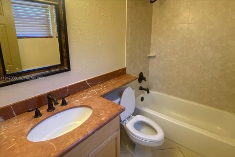 Copropriété à louer à Fort Lauderdale, Floride: 1 chambre, 51.1 m2 № 2003122 - photo 9