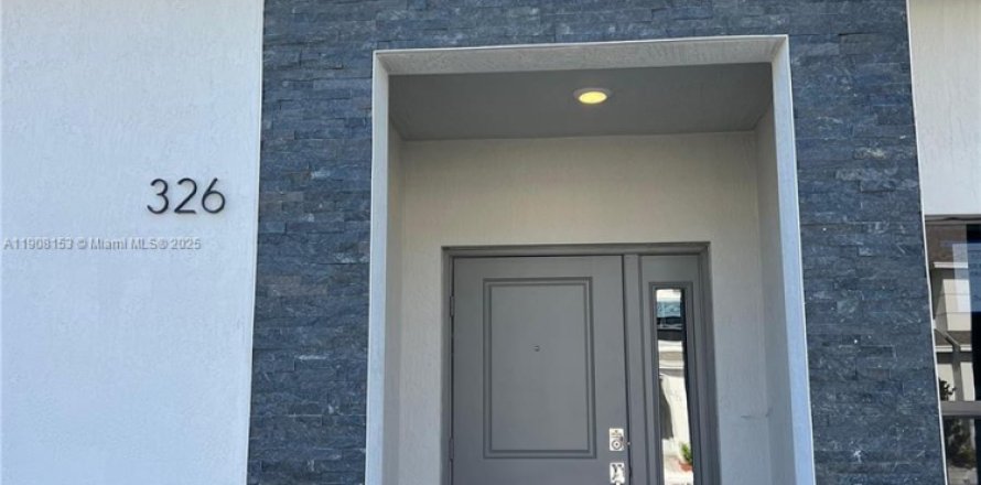 Touwnhouse à Florida City, Floride 3 chambres, 127.83 m2 № 1964293