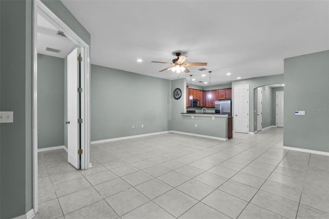 Townhouse in Oviedo, Florida 3 bedrooms, 170.48 sq.m. № 1893569 - photo 9