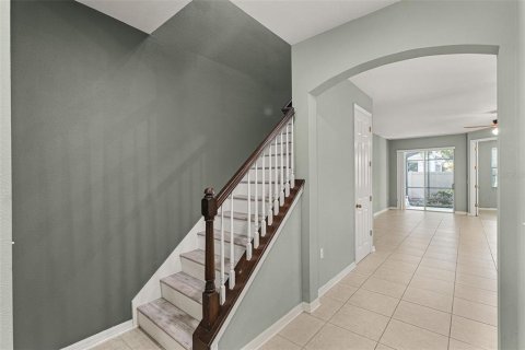 Townhouse in Oviedo, Florida 3 bedrooms, 170.48 sq.m. № 1893569 - photo 3
