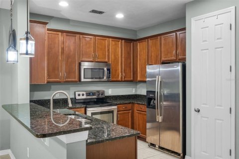 Townhouse in Oviedo, Florida 3 bedrooms, 170.48 sq.m. № 1893569 - photo 5