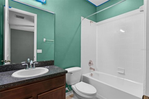 Townhouse in Oviedo, Florida 3 bedrooms, 170.48 sq.m. № 1893569 - photo 16