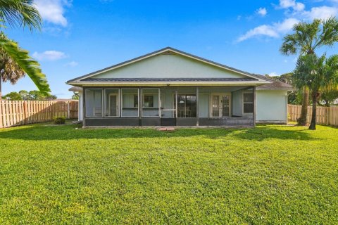 Villa ou maison à vendre à Port St. Lucie, Floride: 2 chambres, 103.86 m2 № 2410764 - photo 16