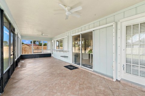 Villa ou maison à vendre à Port St. Lucie, Floride: 2 chambres, 103.86 m2 № 2410764 - photo 17