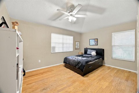 House in Lutz, Florida 5 bedrooms, 349.31 sq.m. № 2426967 - photo 20