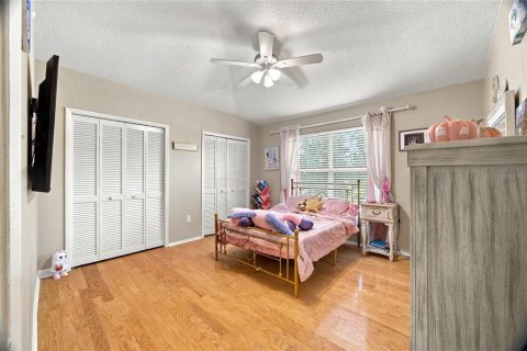 House in Lutz, Florida 5 bedrooms, 349.31 sq.m. № 2426967 - photo 22