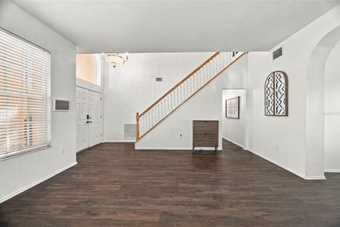 House in Lutz, Florida 5 bedrooms, 349.31 sq.m. № 2426967 - photo 6