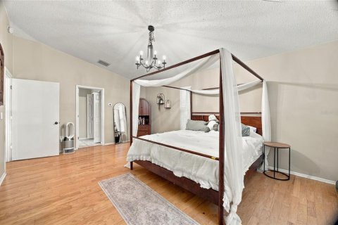 House in Lutz, Florida 5 bedrooms, 349.31 sq.m. № 2426967 - photo 27