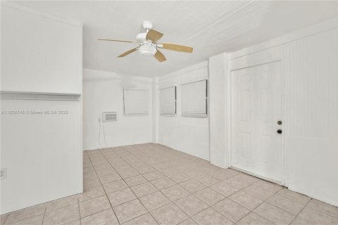 House in Hollywood, Florida 4 bedrooms, 200.11 sq.m. № 1797018 - photo 7