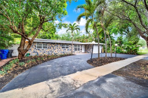 House in Hollywood, Florida 4 bedrooms, 200.11 sq.m. № 1797018 - photo 3