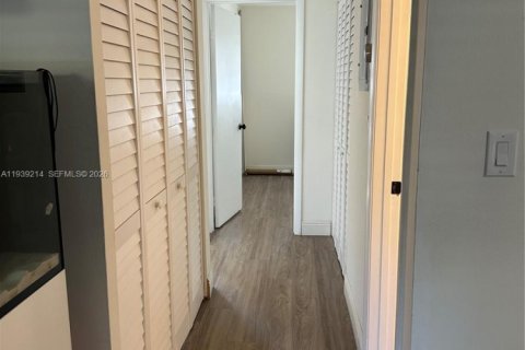 Copropriété à louer à Pompano Beach, Floride: 2 chambres, 84.08 m2 № 1996550 - photo 10