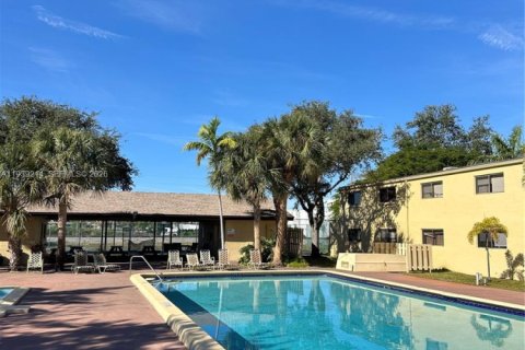 Copropriété à louer à Pompano Beach, Floride: 2 chambres, 84.08 m2 № 1996550 - photo 25