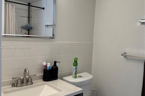 Copropriété à louer à Pompano Beach, Floride: 2 chambres, 84.08 m2 № 1996550 - photo 16