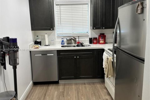 Copropriété à louer à Pompano Beach, Floride: 2 chambres, 84.08 m2 № 1996550 - photo 8