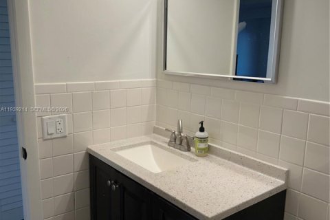 Copropriété à louer à Pompano Beach, Floride: 2 chambres, 84.08 m2 № 1996550 - photo 12