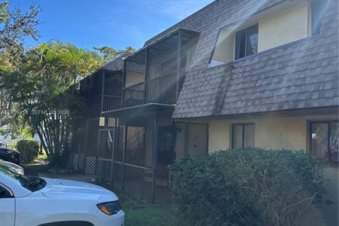 Copropriété à louer à Pompano Beach, Floride: 2 chambres, 84.08 m2 № 1996550 - photo 2