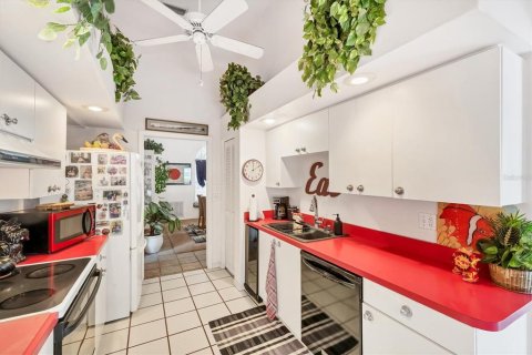 Купить виллу или дом в Сарасота, Флорида 8 комнат, 145.67м2, № 1815044 - фото 16